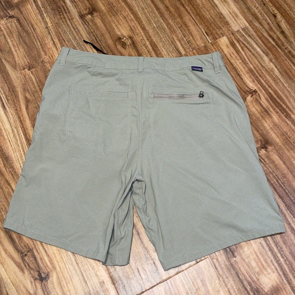 Patagonia women’s 8 medium shorts khaki tan quick dry nylon stretch 7” Outdoor - Picture 3 of 8